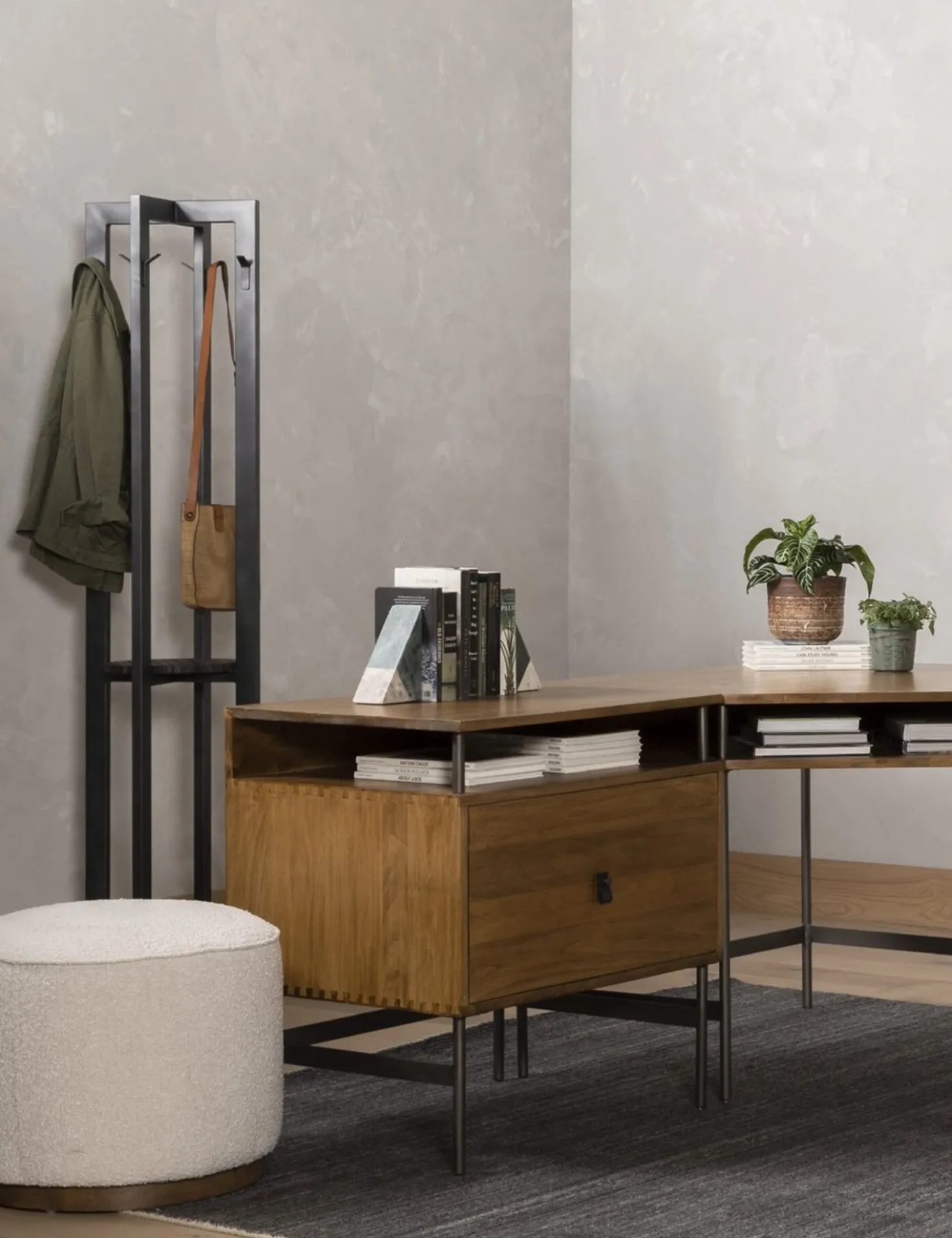 Aldora Stool