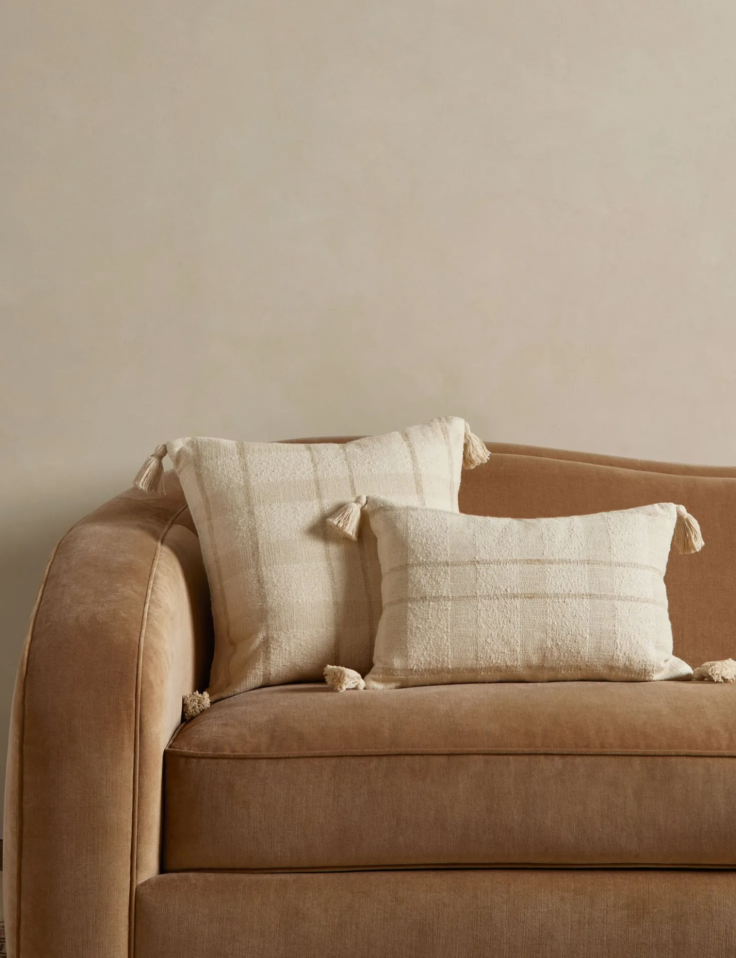 Alira Pillow