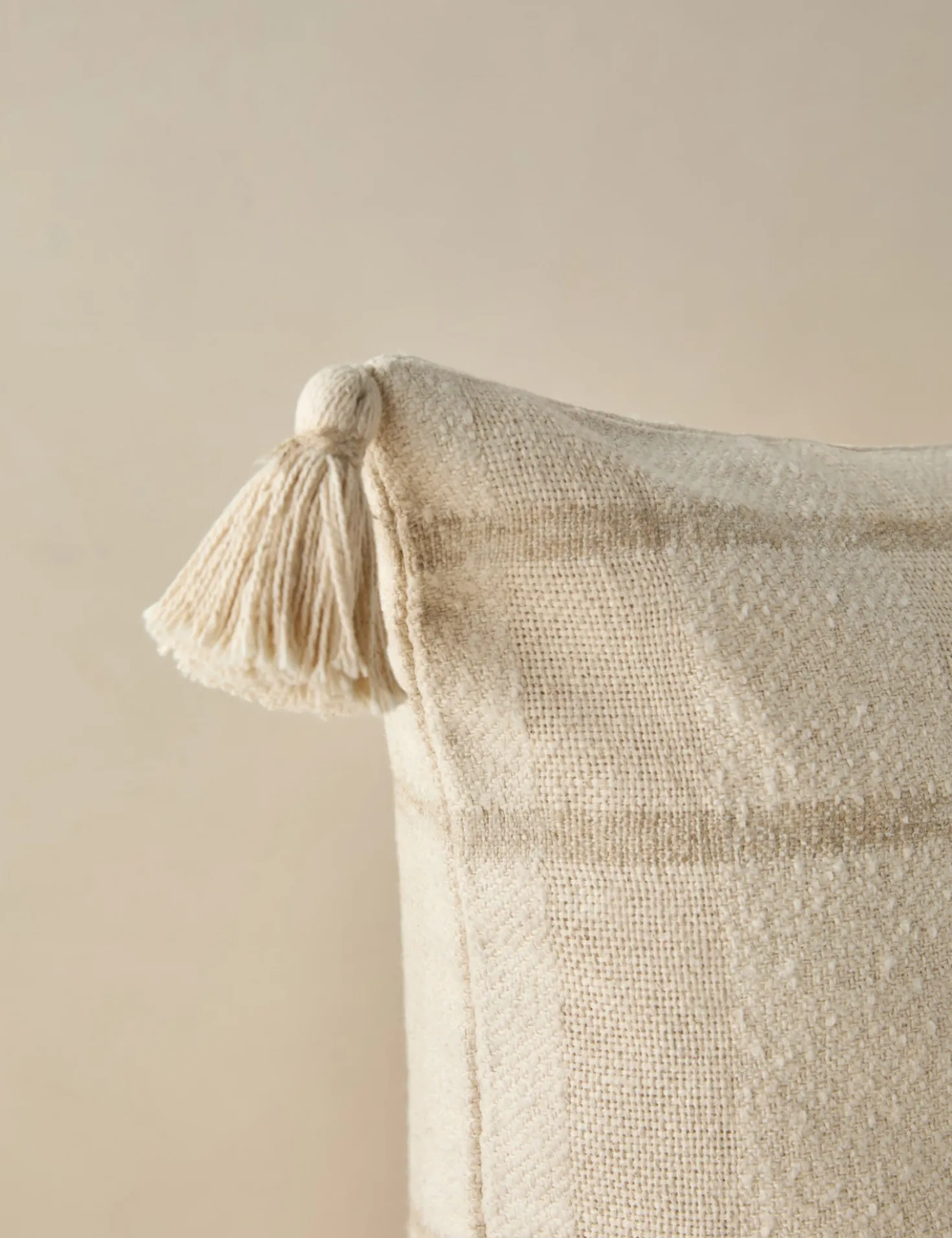 Alira Pillow