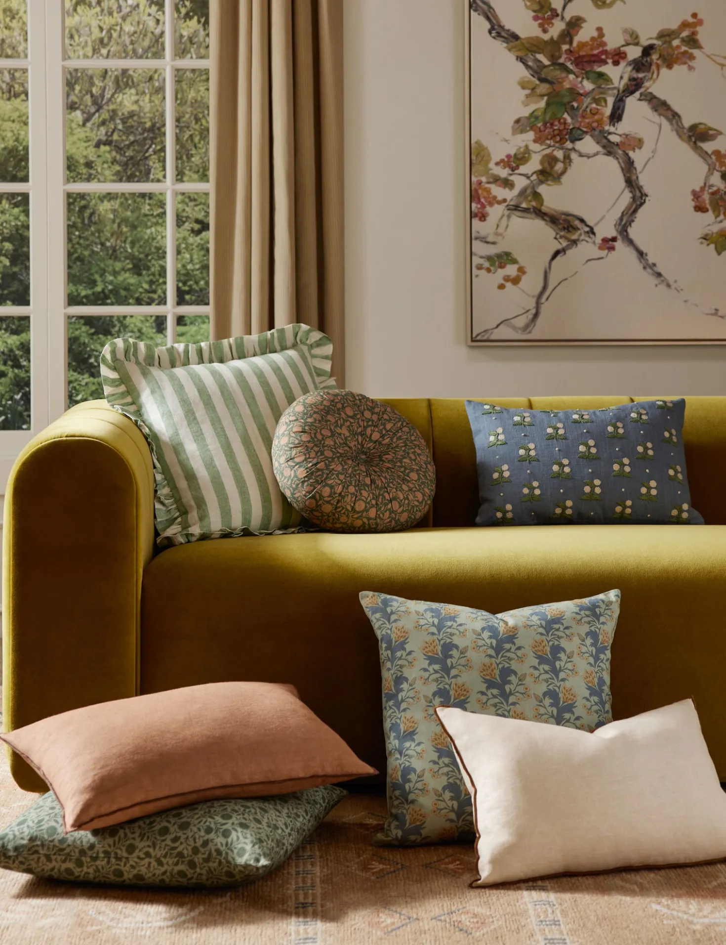 Amaroso Linen Ruffle Pillow