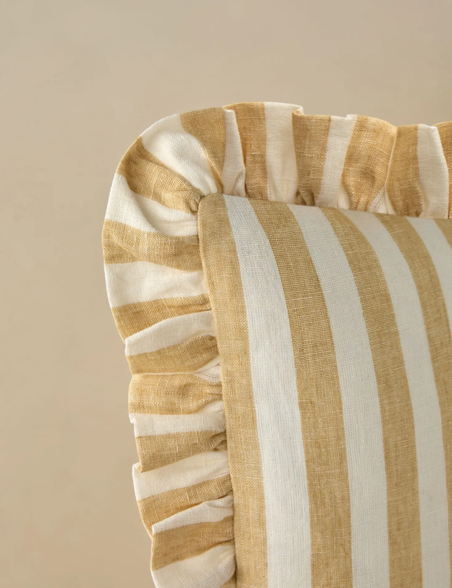 Amaroso Linen Ruffle Pillow