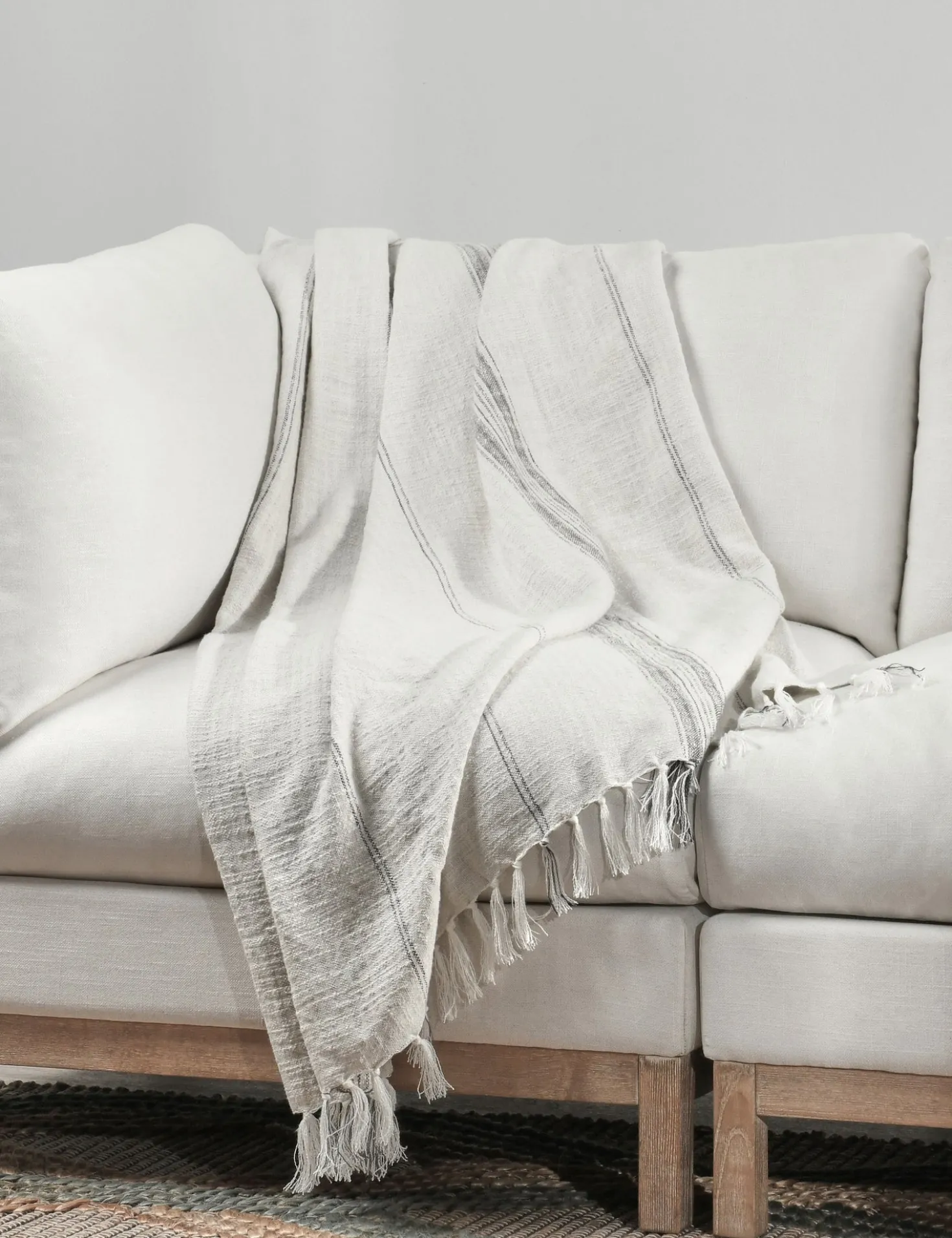 Ambar Throw