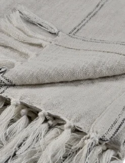Ambar Throw