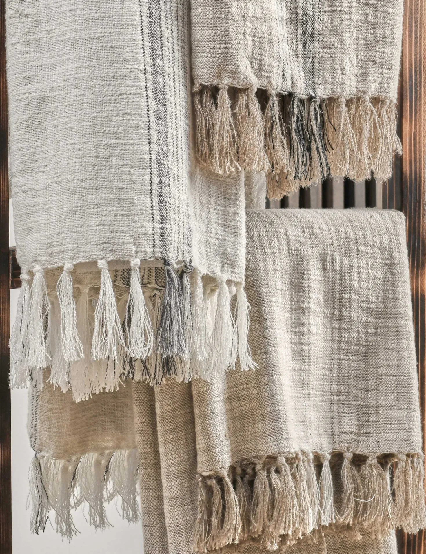 Ambar Throw