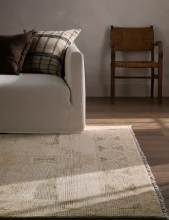 Ambretta Hand-Knotted Wool Rug