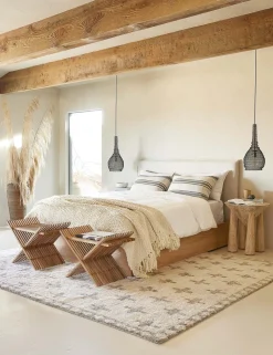 Ari Long Pendant Light