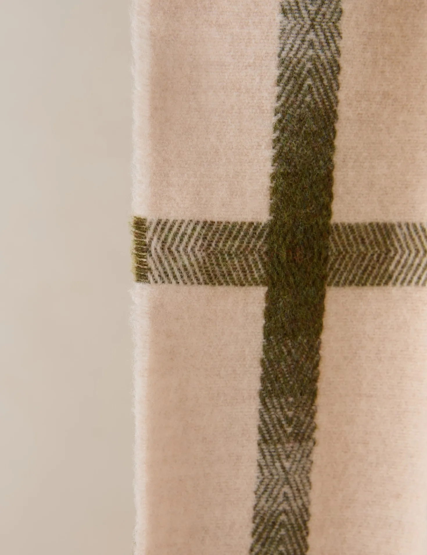 Atwood Lambswool Throw