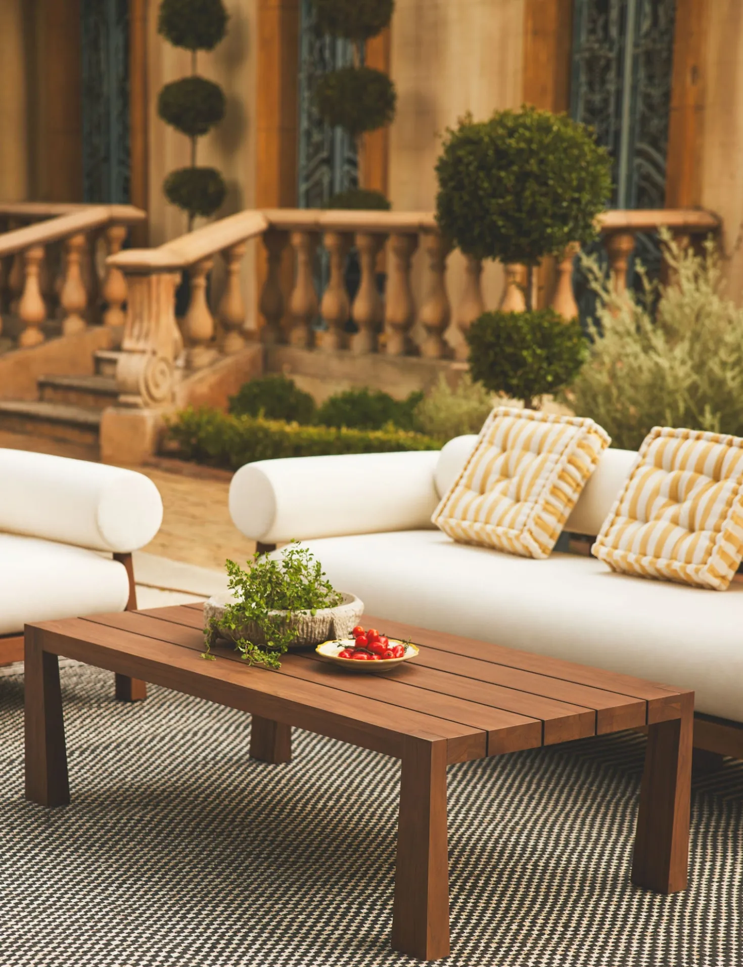 Bassano Outdoor Coffee Table