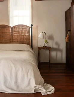 Bonnet Platform Bed
