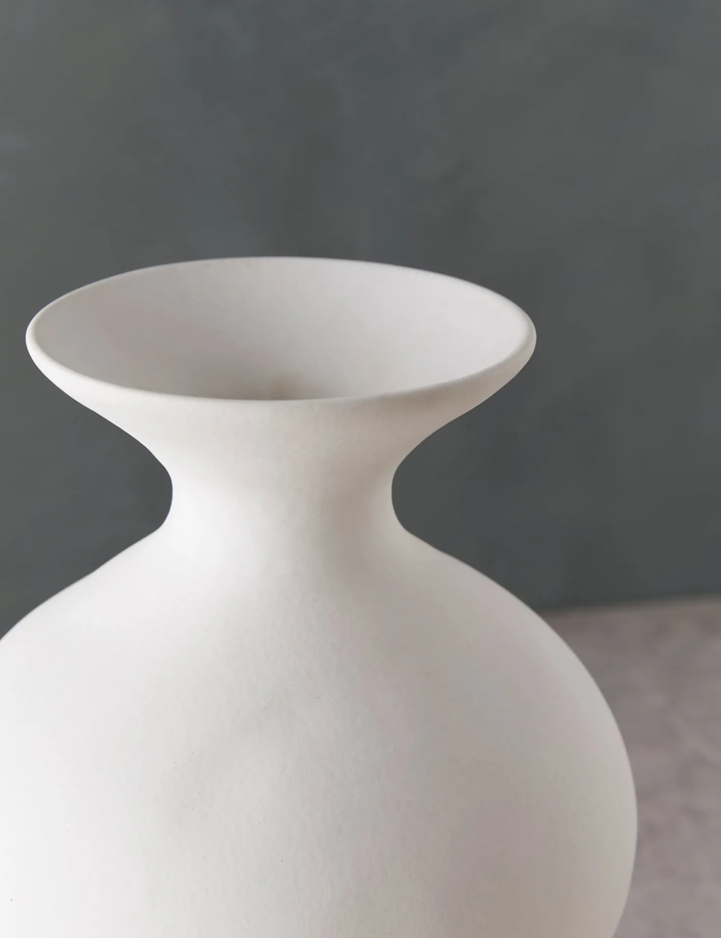 Calista Vase