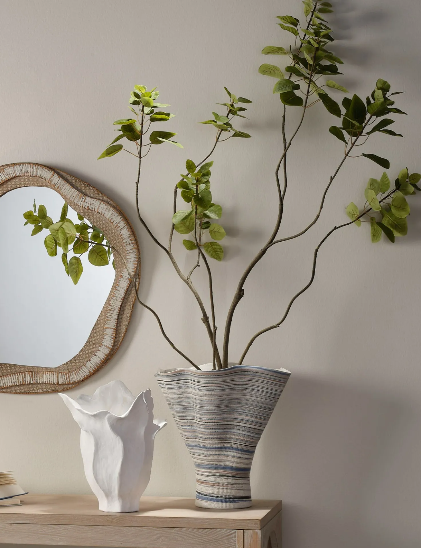 Caliza Vase