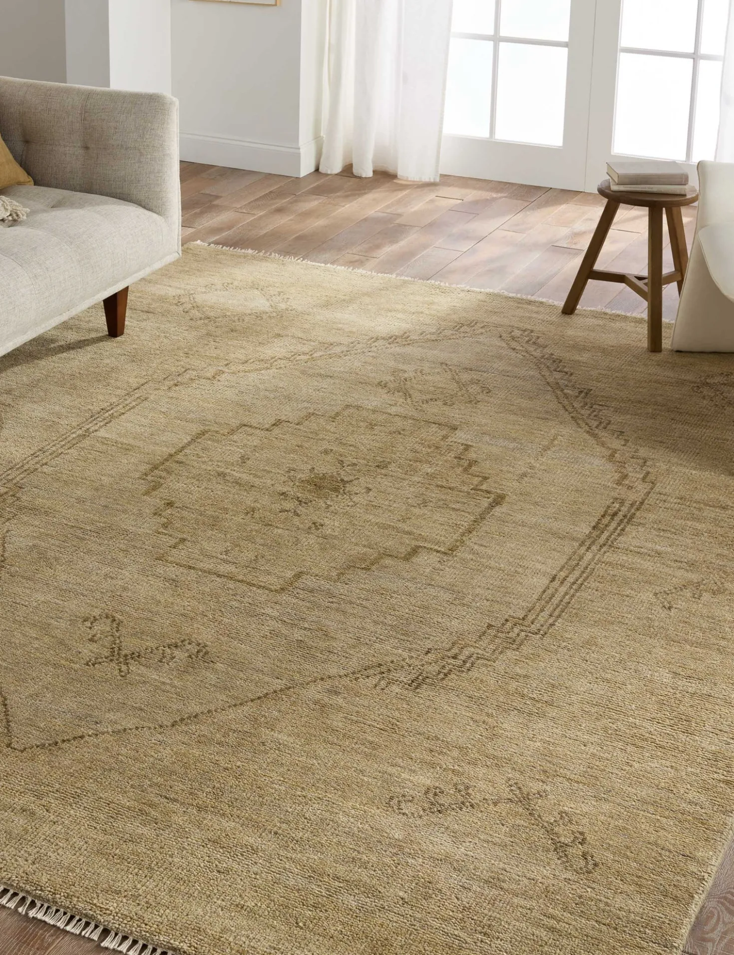 Camiola Hand-Knotted Wool Rug