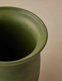 Campden Vase by Heidi Caillier