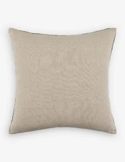 Carola Pillow