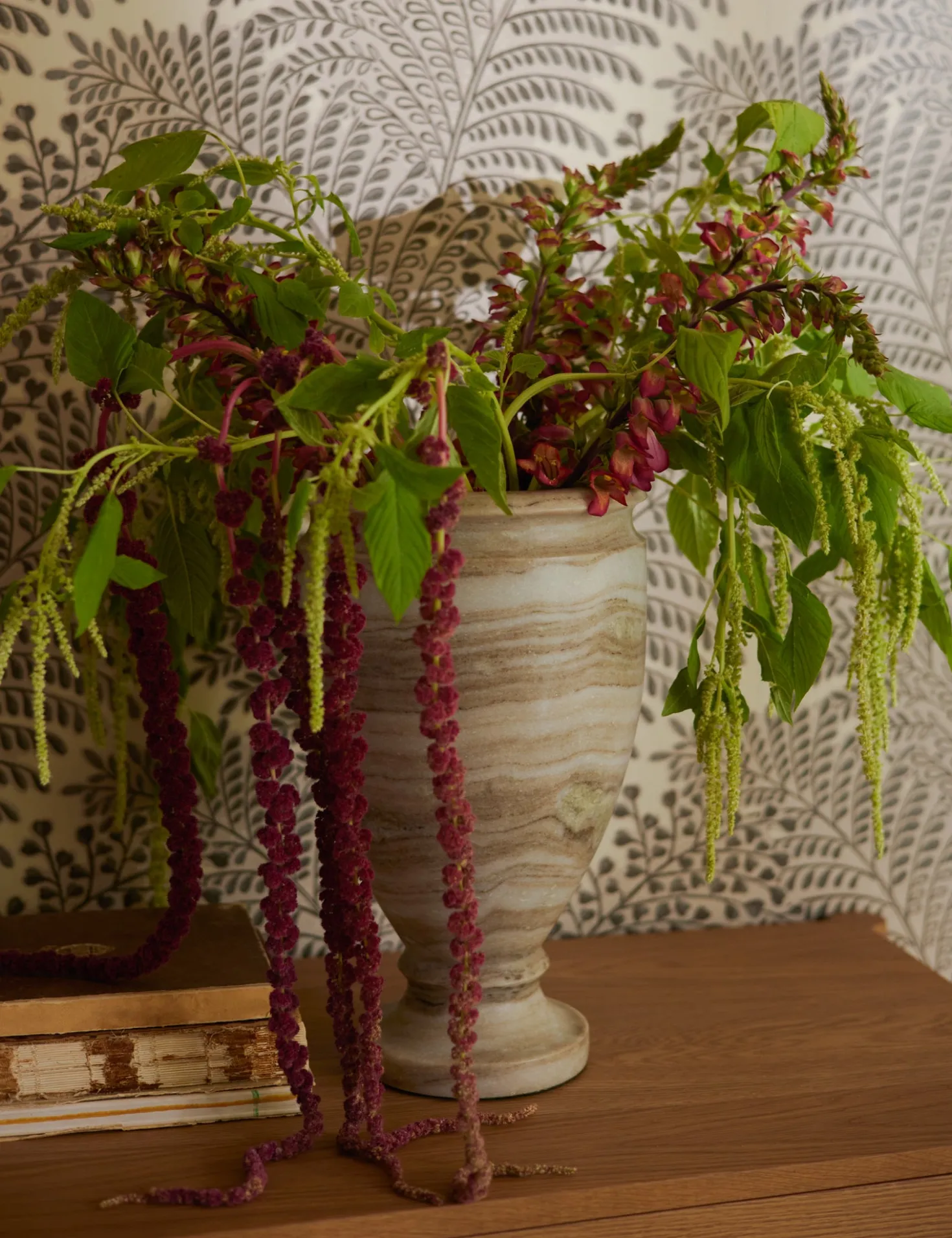Cesar Vase