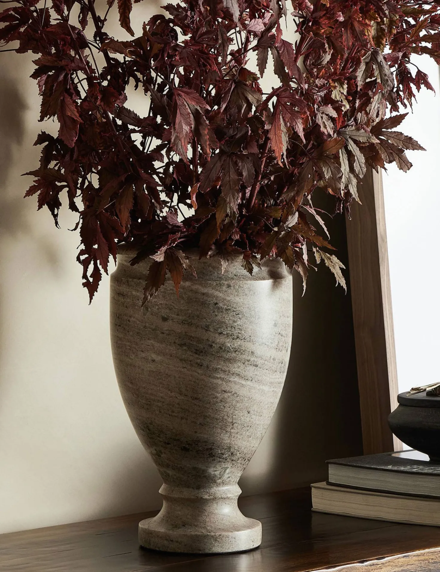 Cesar Vase