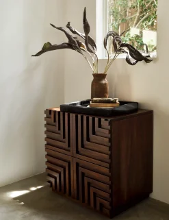 Cinzia Nightstand
