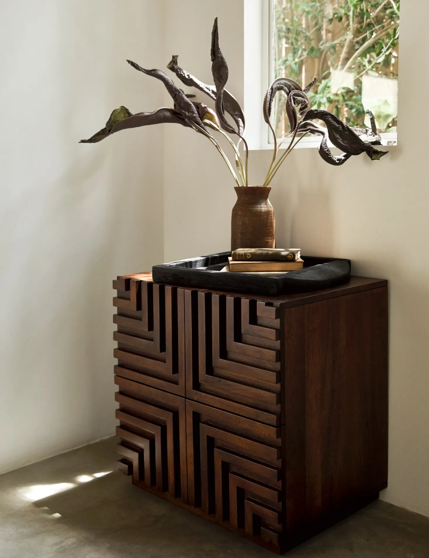 Cinzia Nightstand