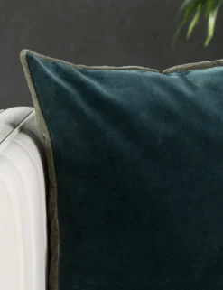 Clune Pillow