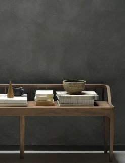 Dellah Bench