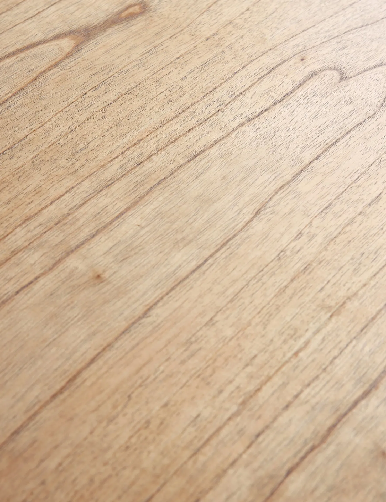 Elvia Round Dining Table