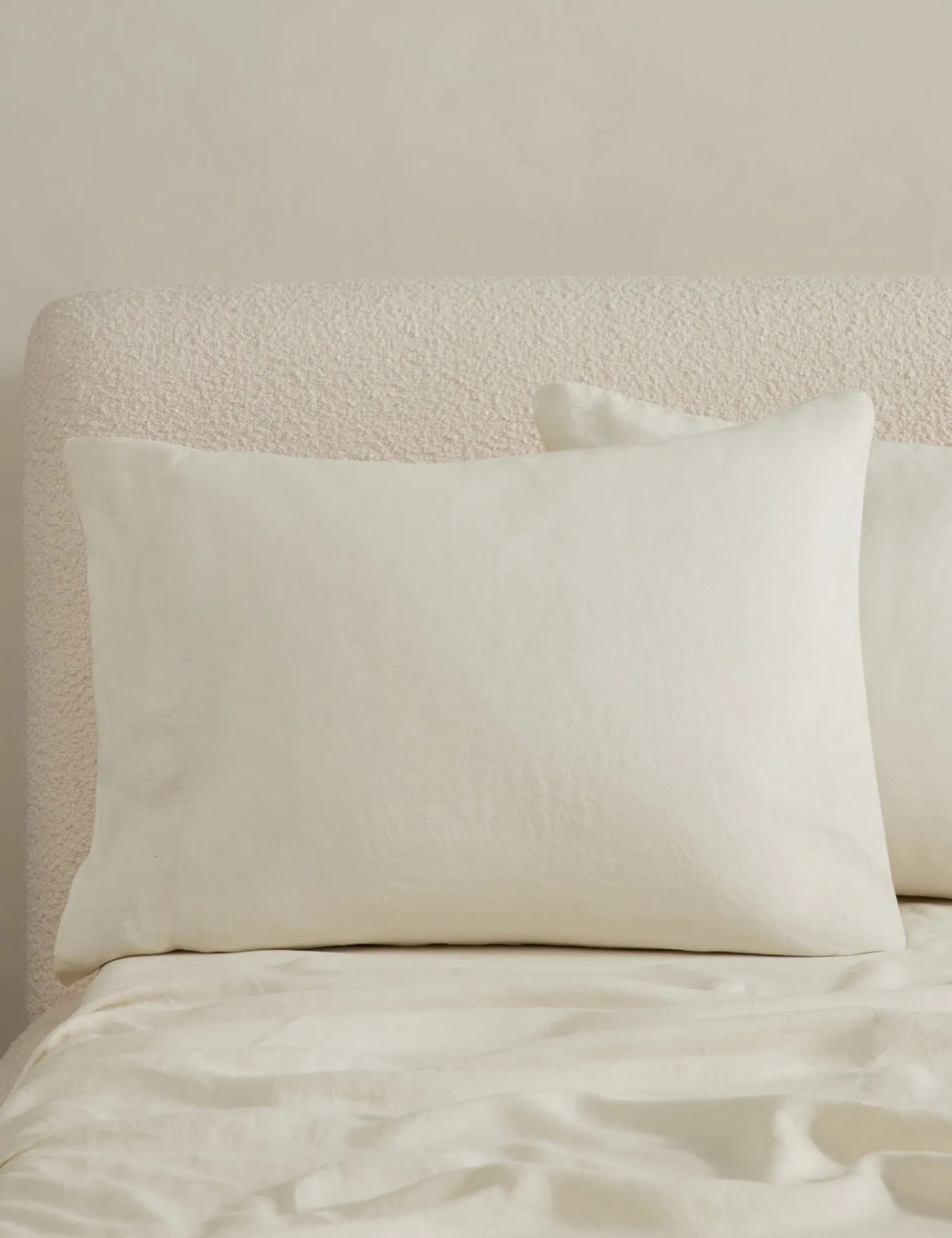 Essie Hemp Pillowcases (Set of 2) by Sarah Sherman Samuel