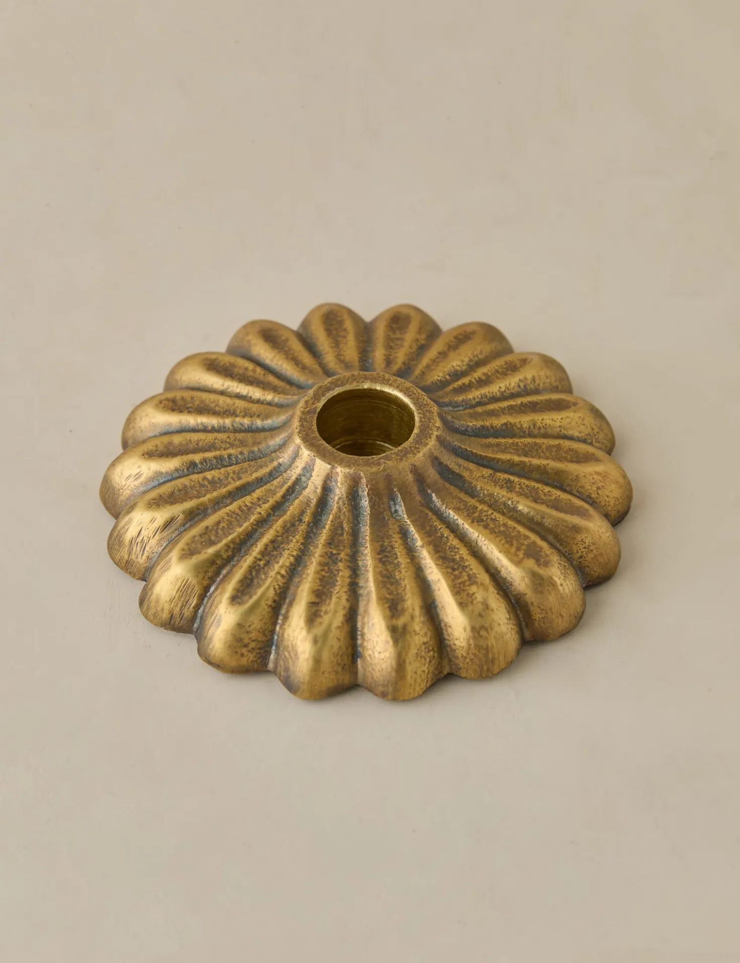 Giovanna Candle Holder