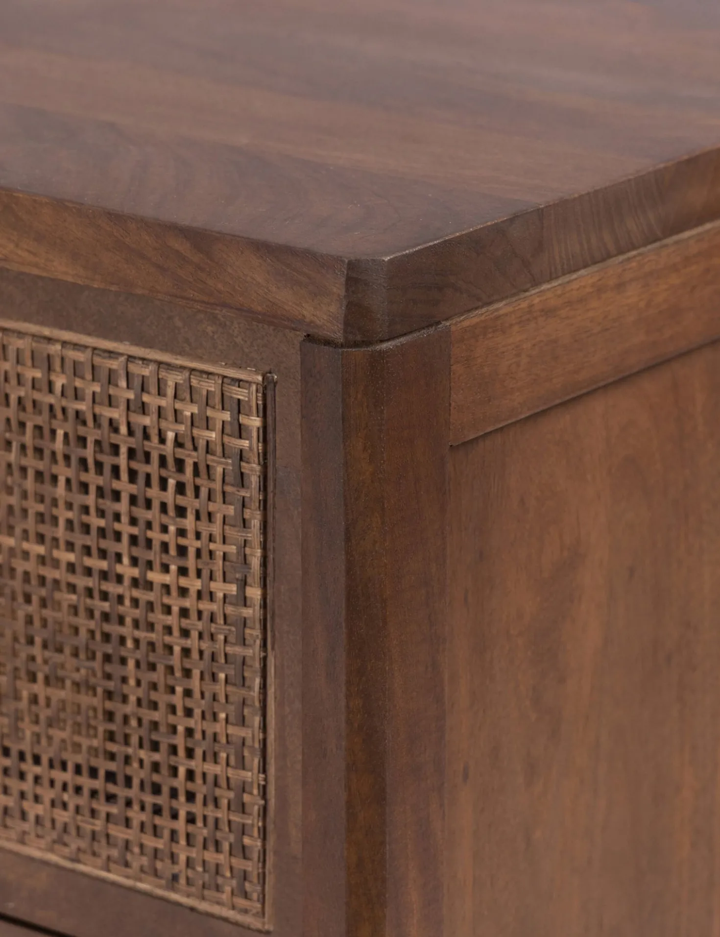 Hannah 9-Drawer Dresser