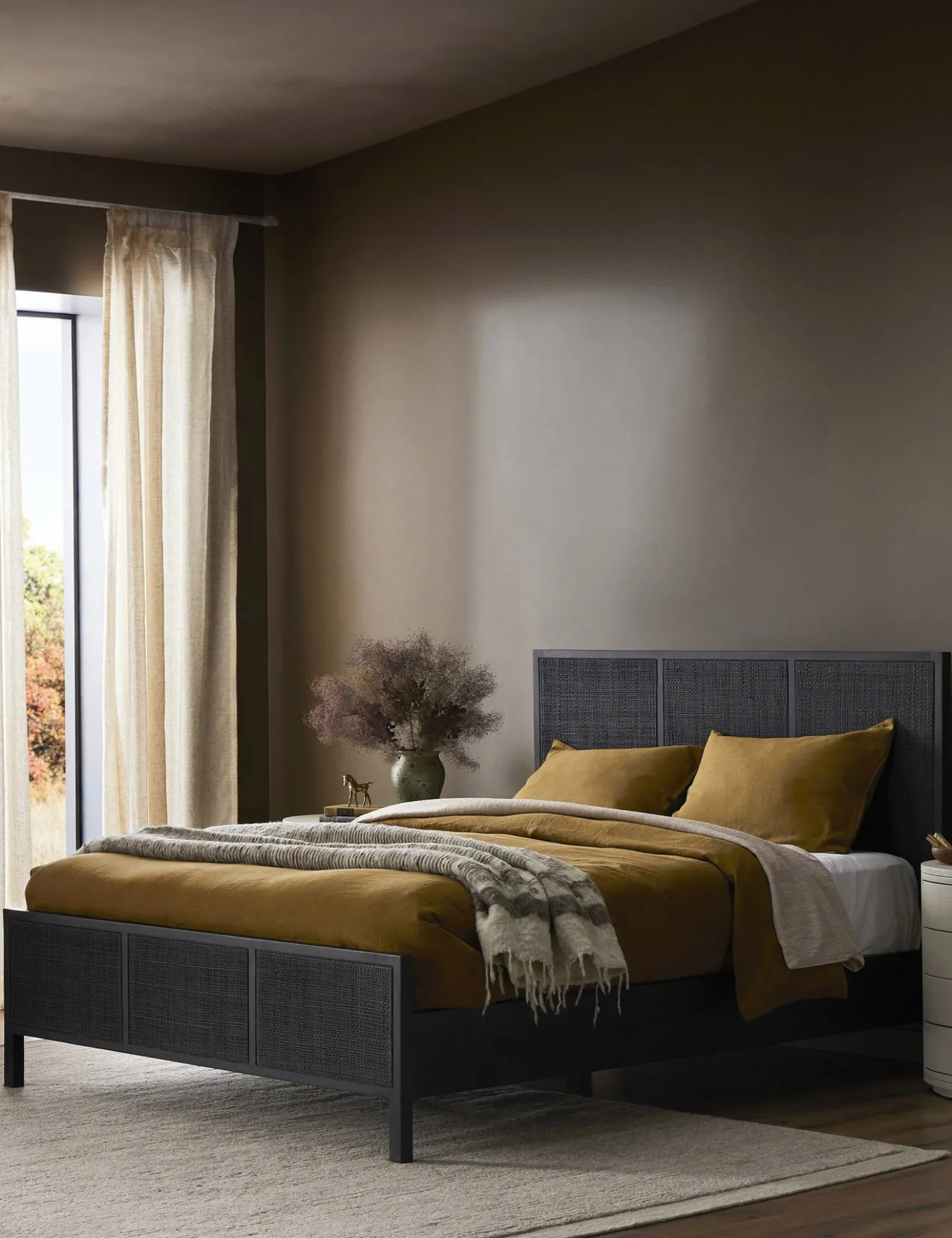 Hannah Platform Bed