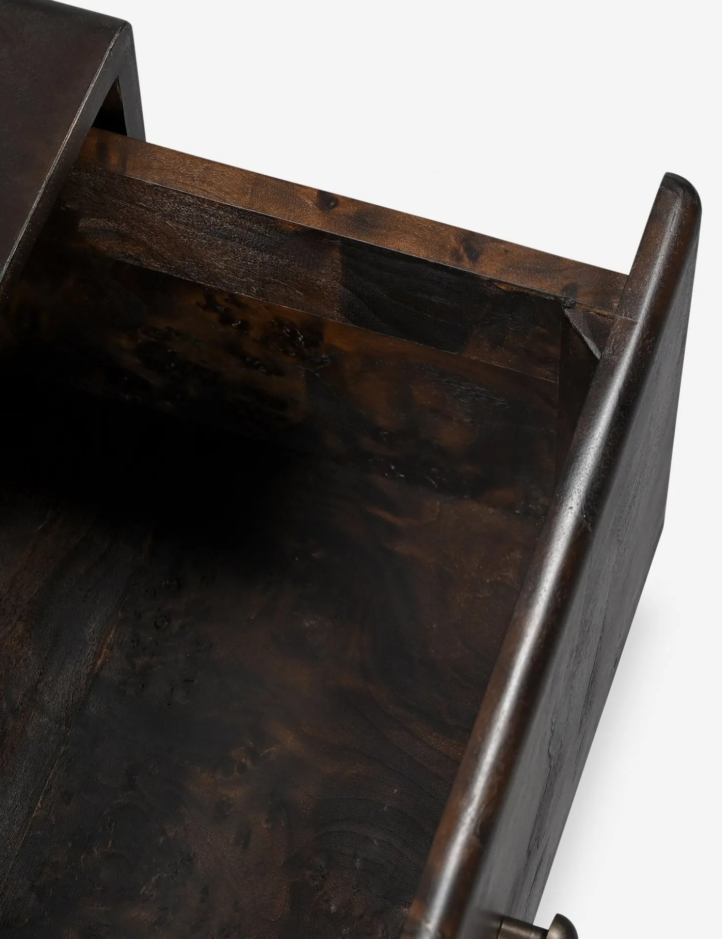 Hobbes Dresser