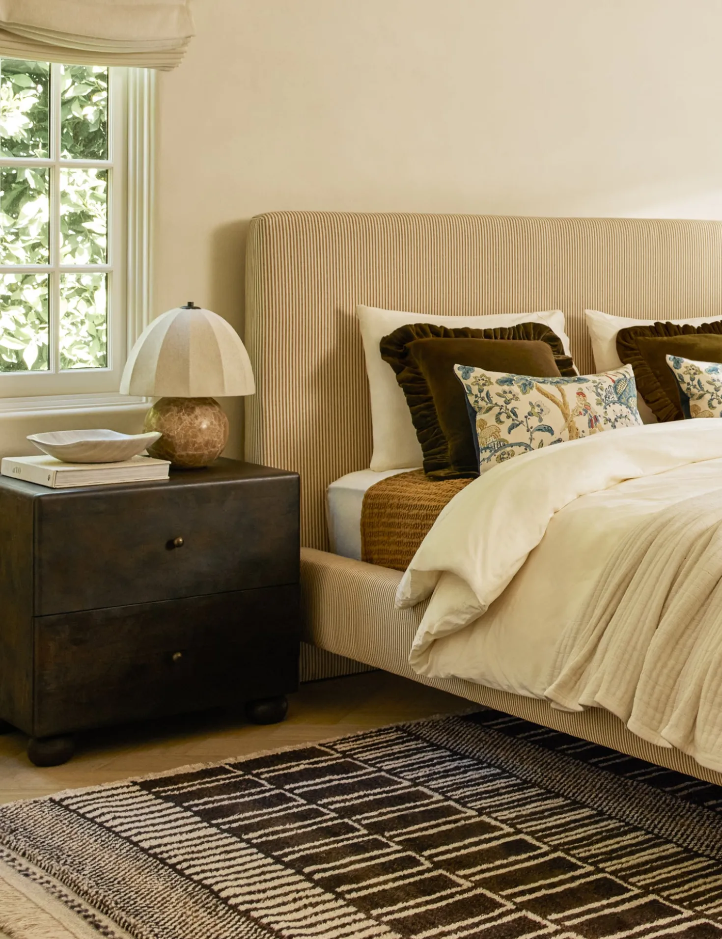 Hobbes Nightstand