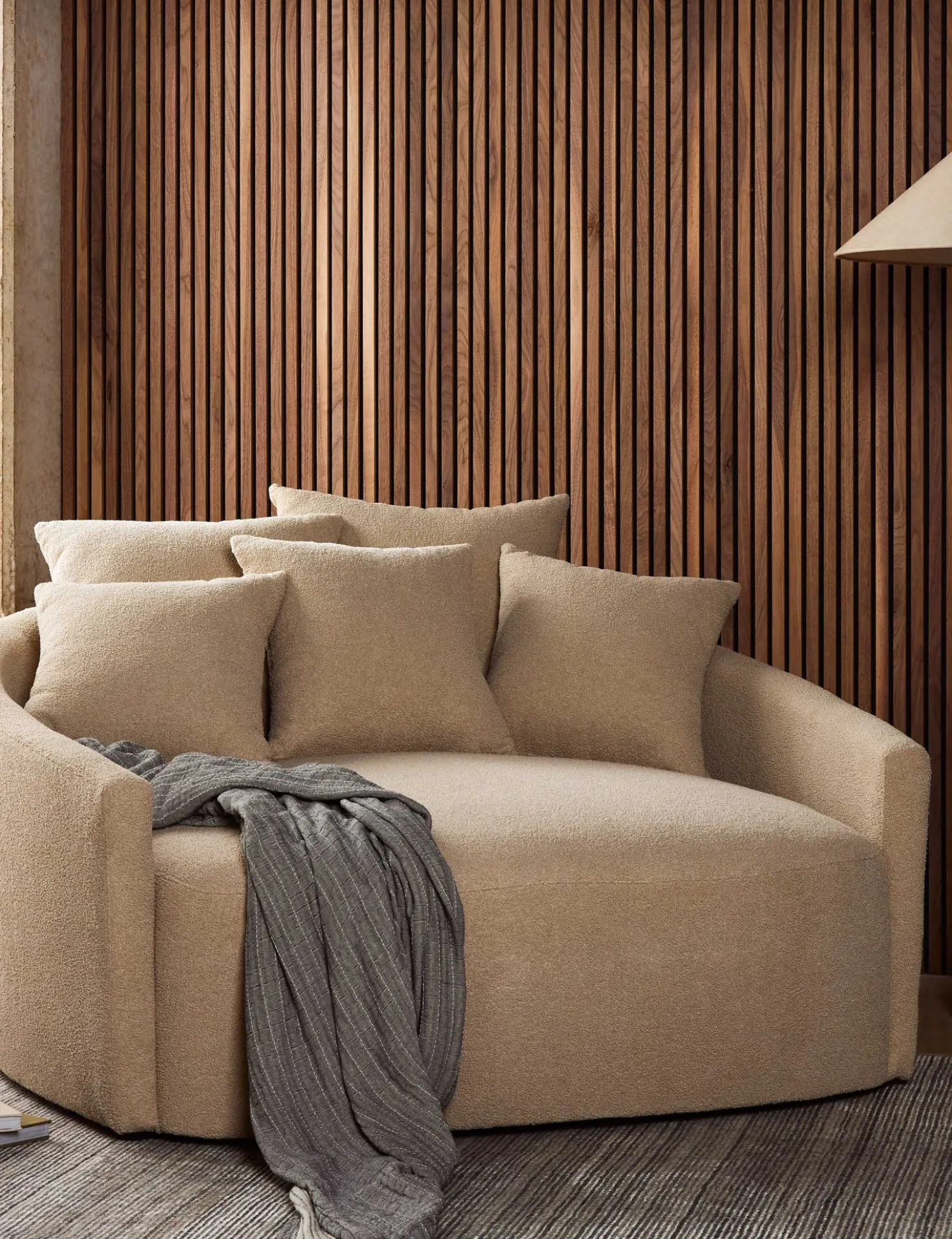 Kaila Media Lounger