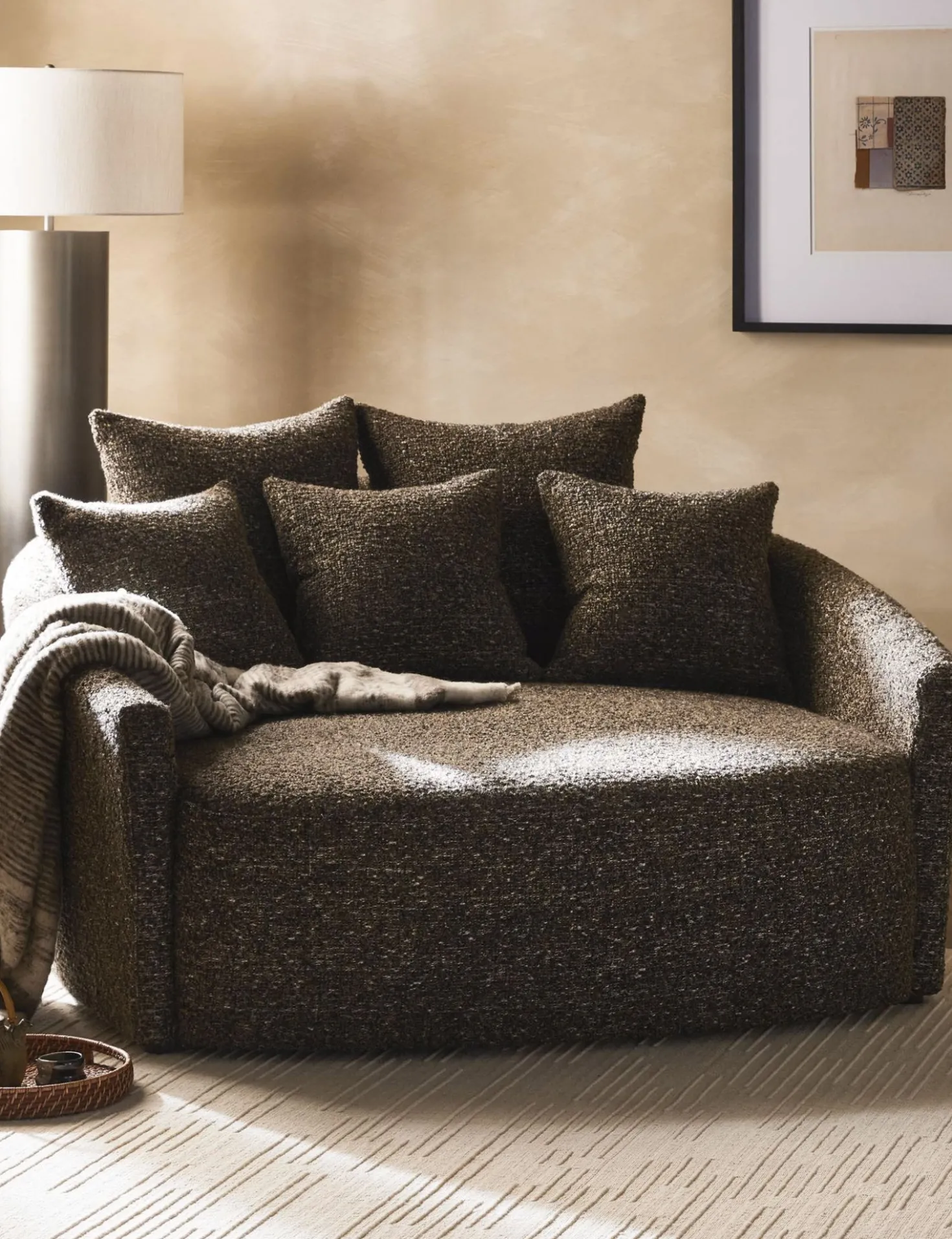 Kaila Media Lounger