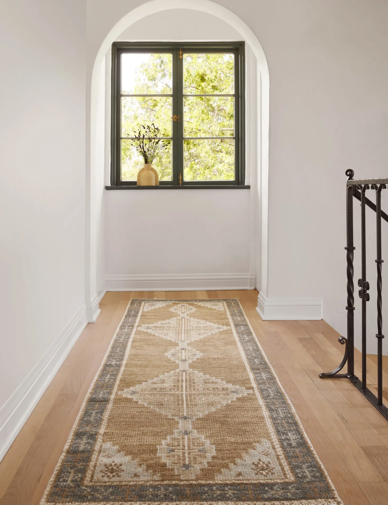 Kate Hand-Knotted Wool Rug