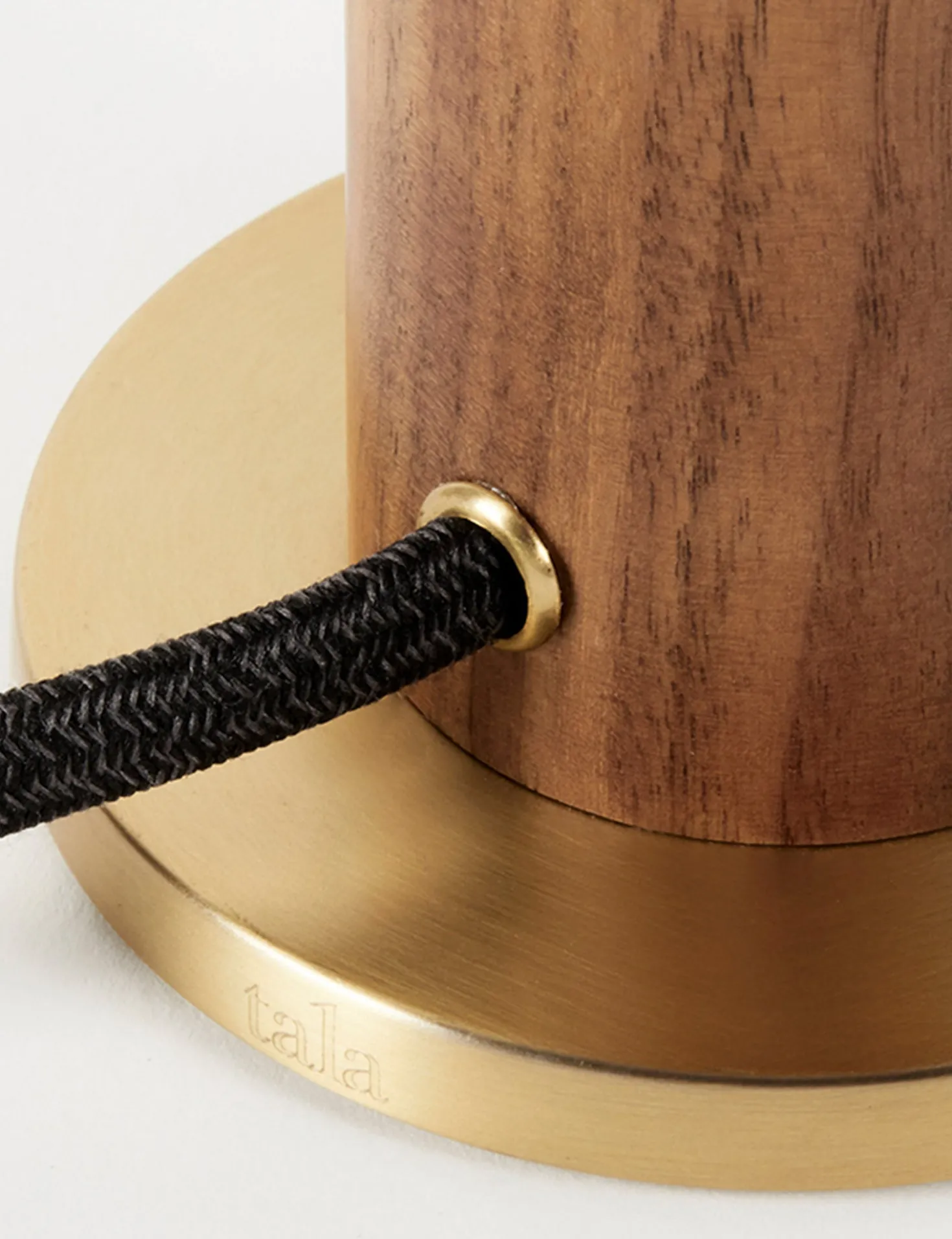Knuckle Table Lamp with Voronoi I by Tala