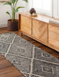 Koston Hand-Tufted Wool Rug