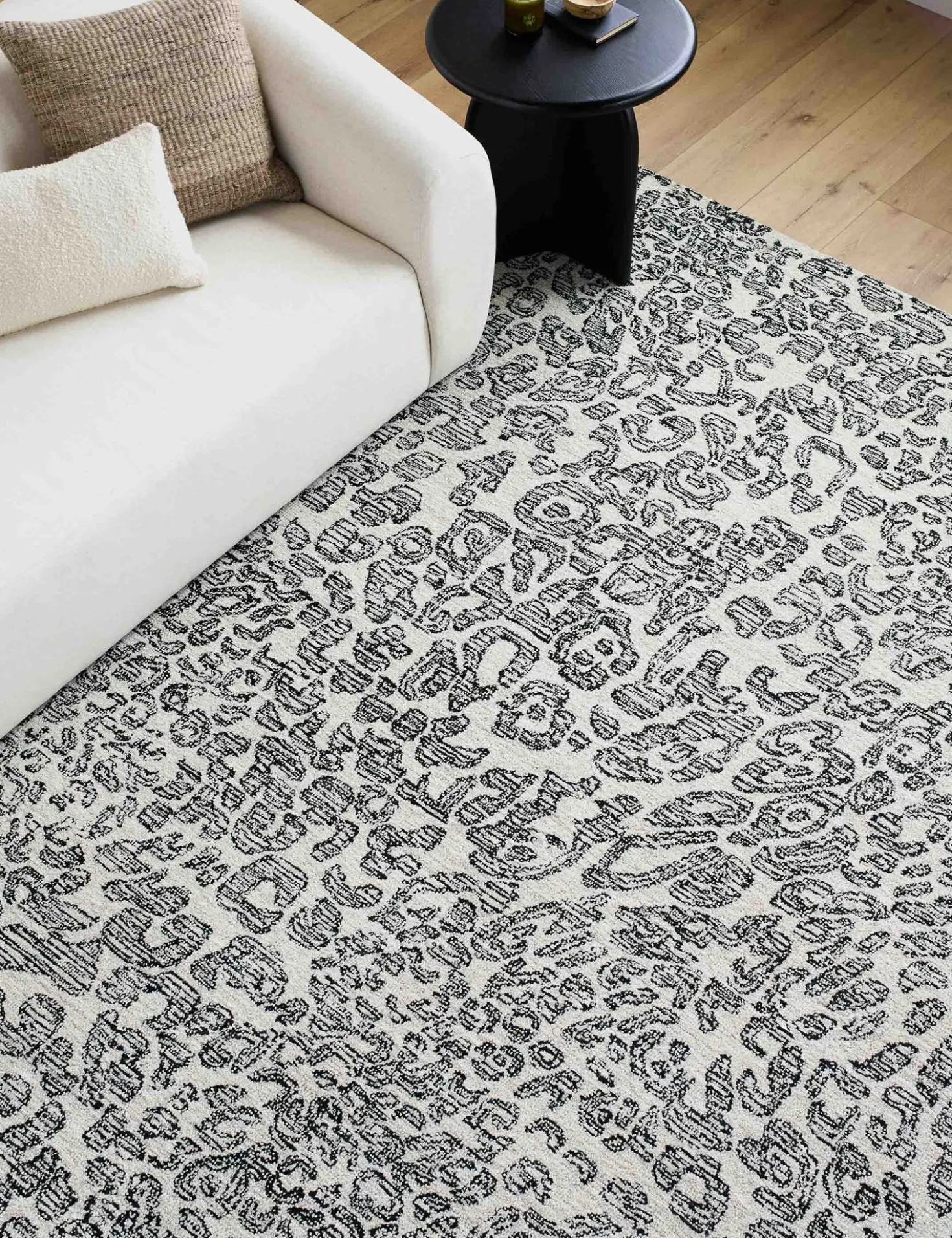 Koston Hand-Tufted Wool Rug