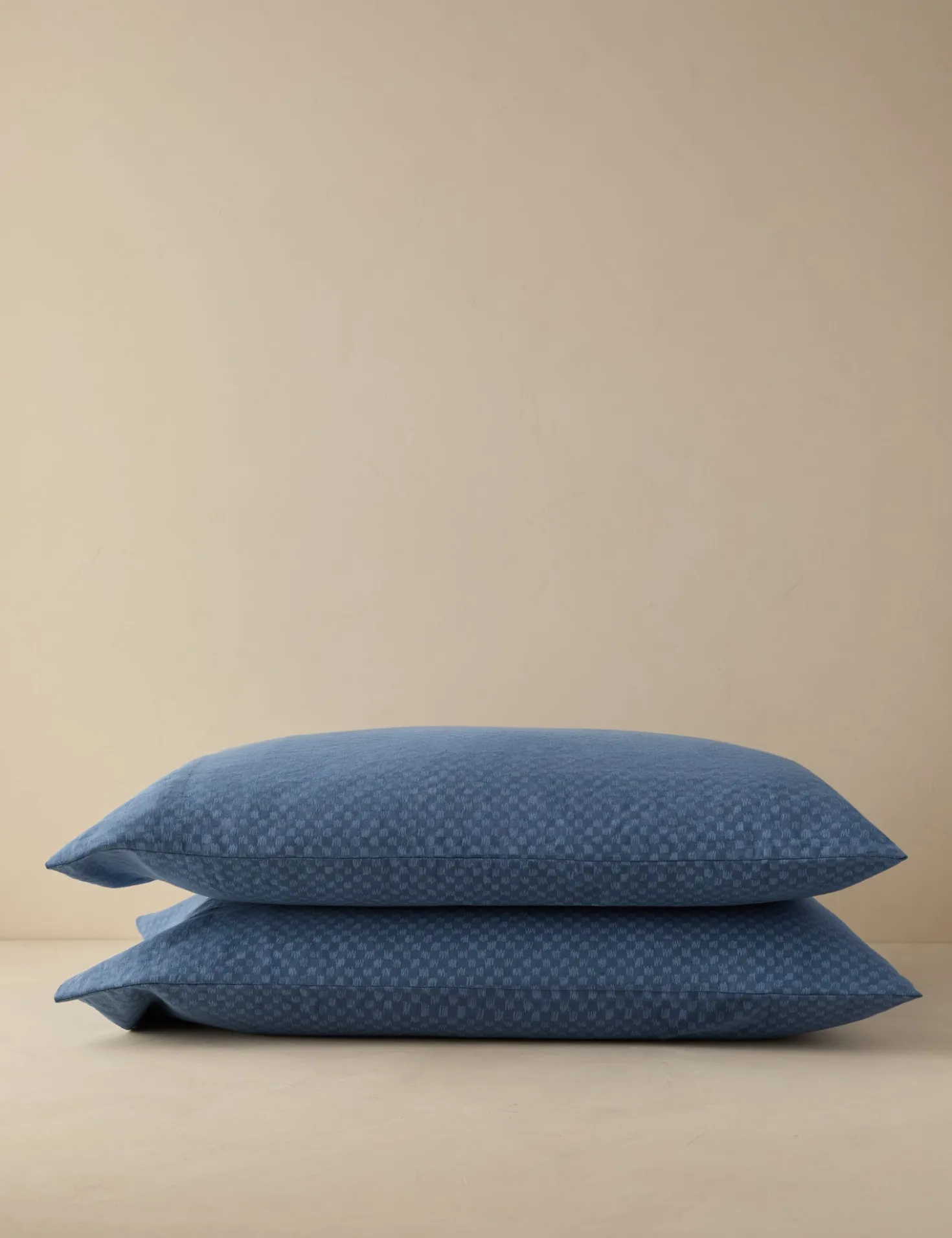 Kuvio Linen Cotton Pillowcases (Set Of 2) by Sarah Sherman Samuel