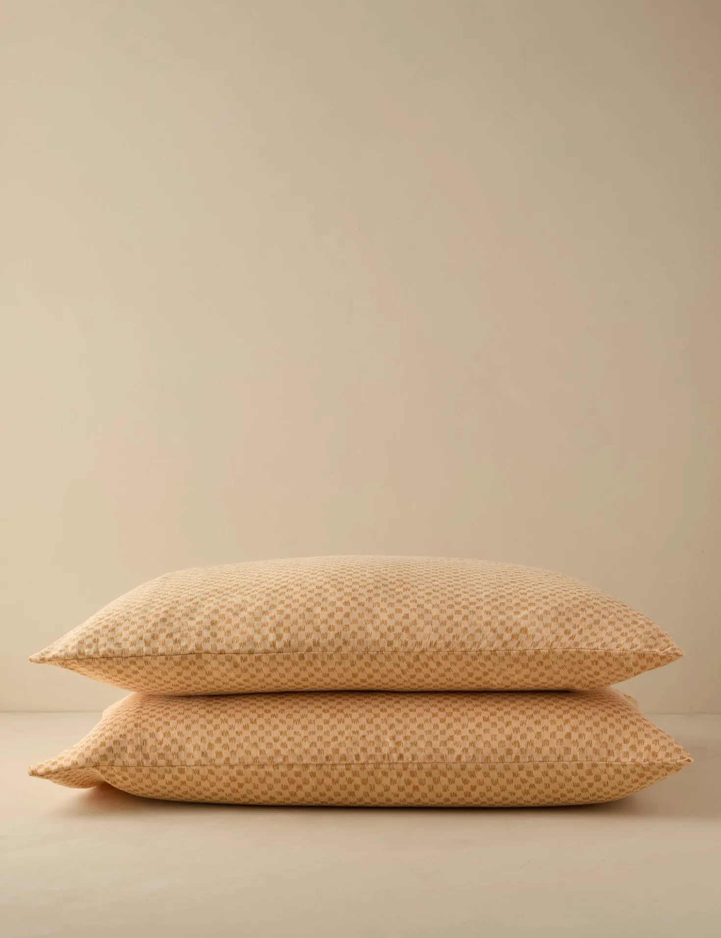 Kuvio Linen Cotton Pillowcases (Set Of 2) by Sarah Sherman Samuel