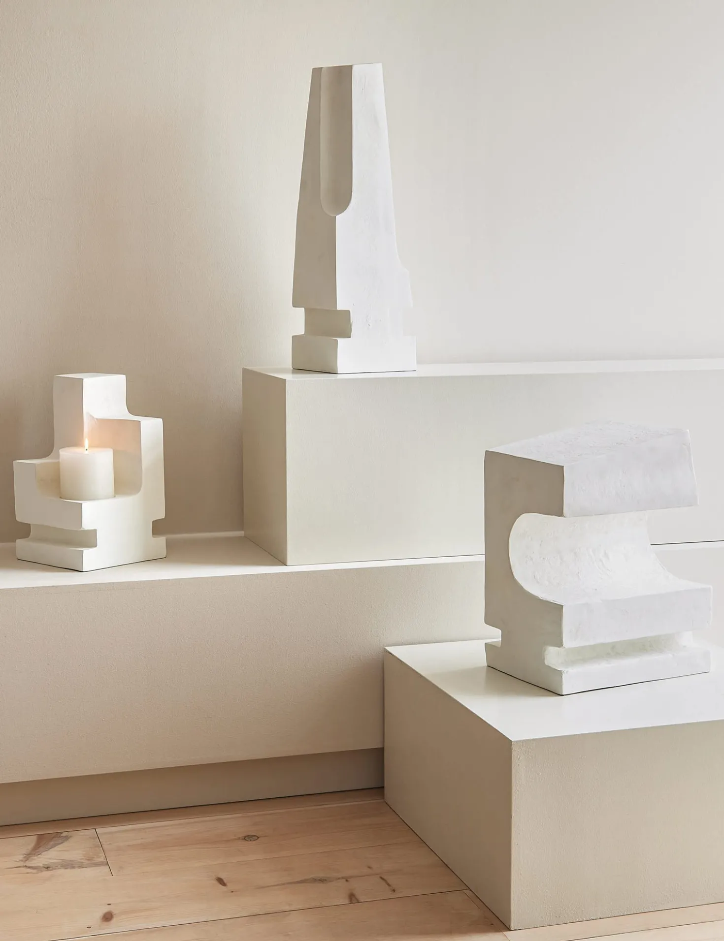 La Structure Pillar Holder by Lemieux et Cie