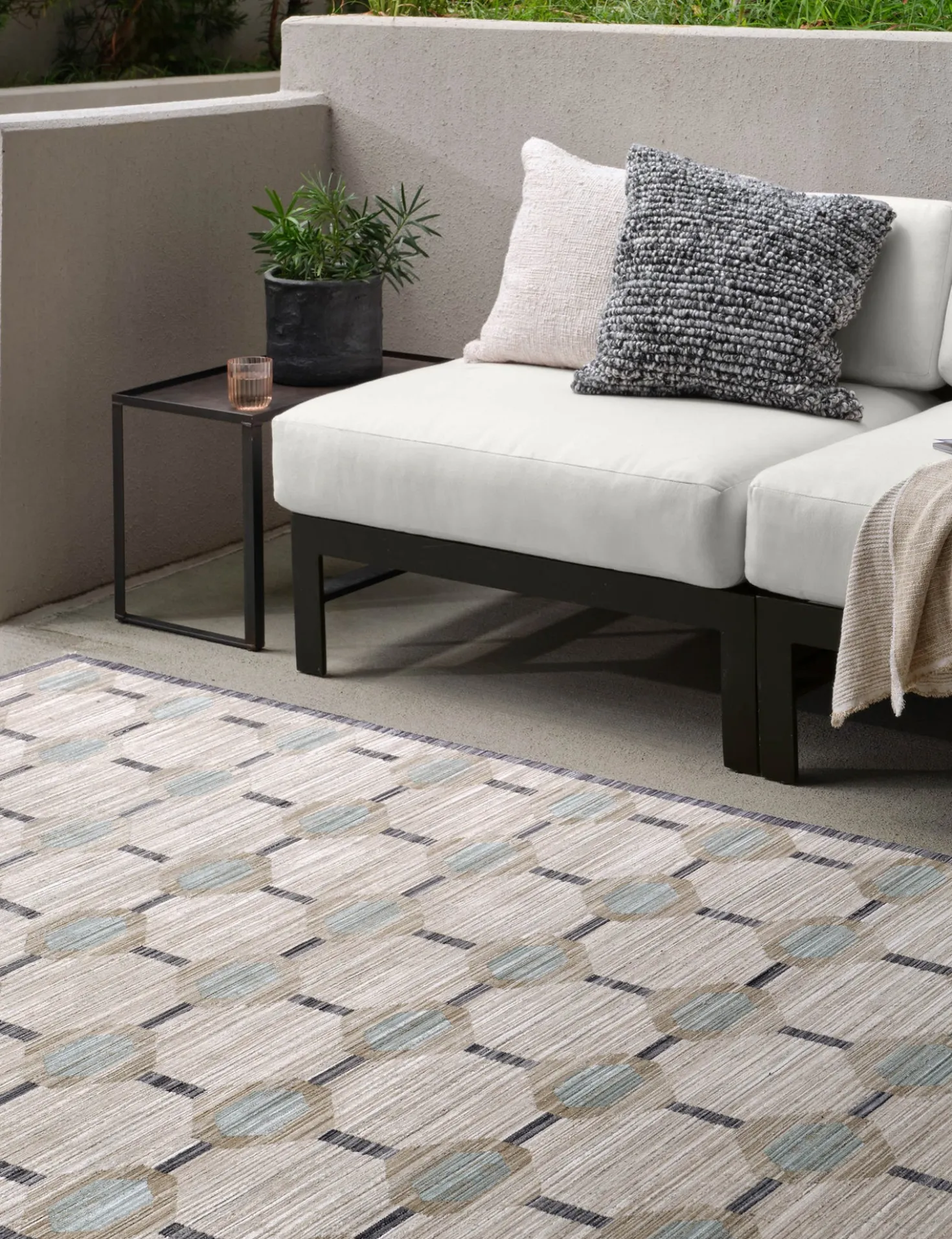 Langdon Indoor / Outdoor Rug