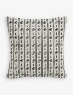 Libby Indoor / Outdoor Pillow