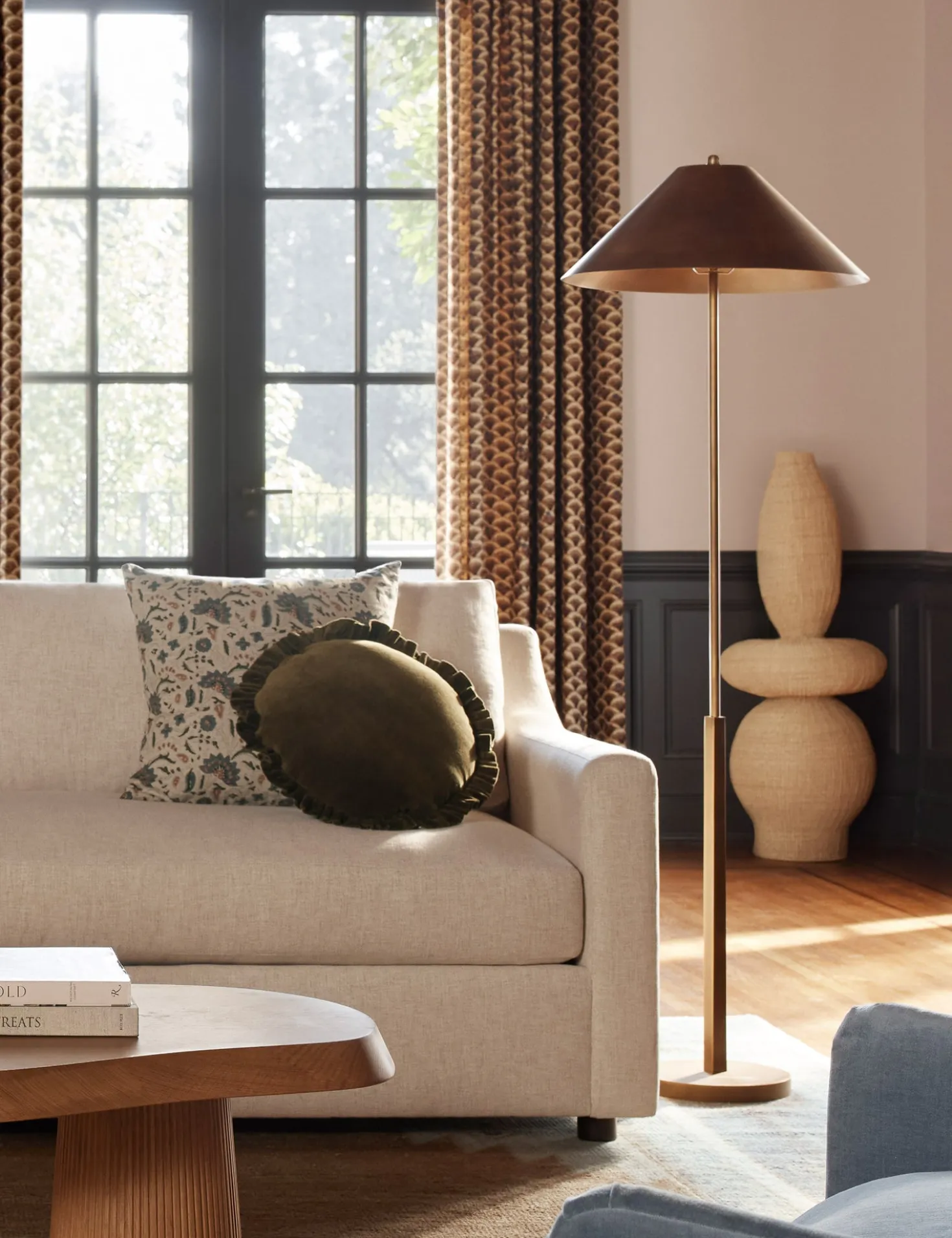 Lilia Decorative Floor Vase