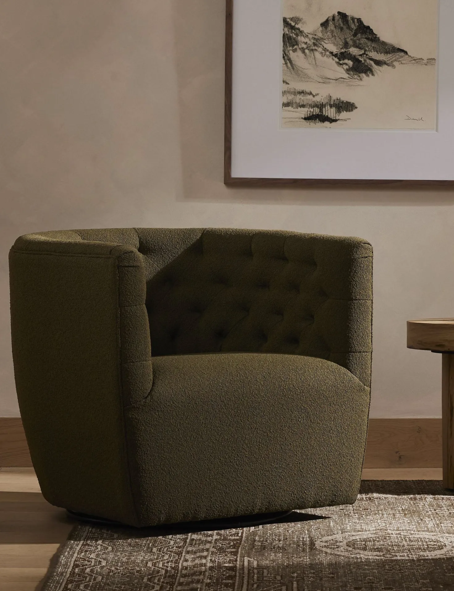 Lilith Swivel Chair