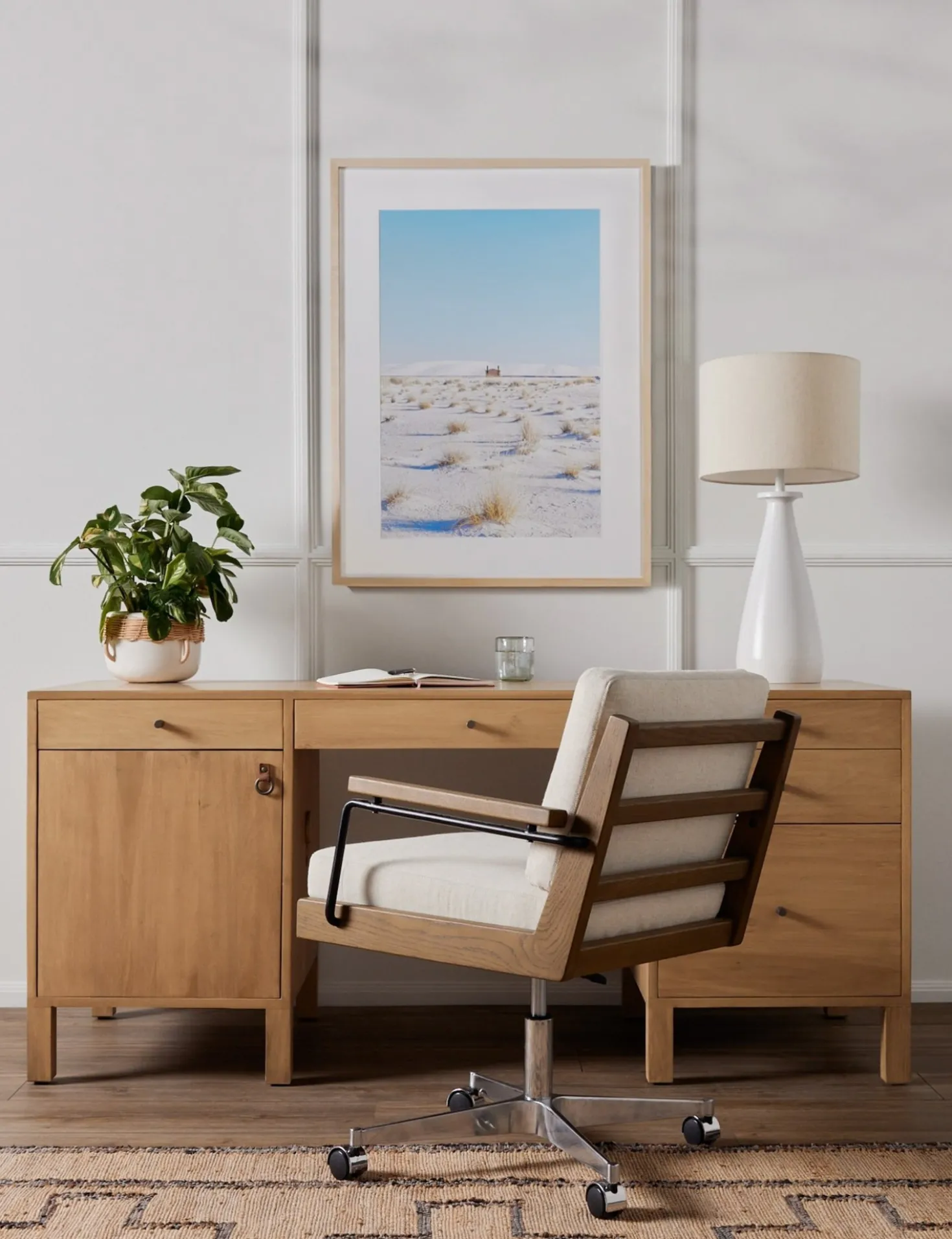 Maeve Desk