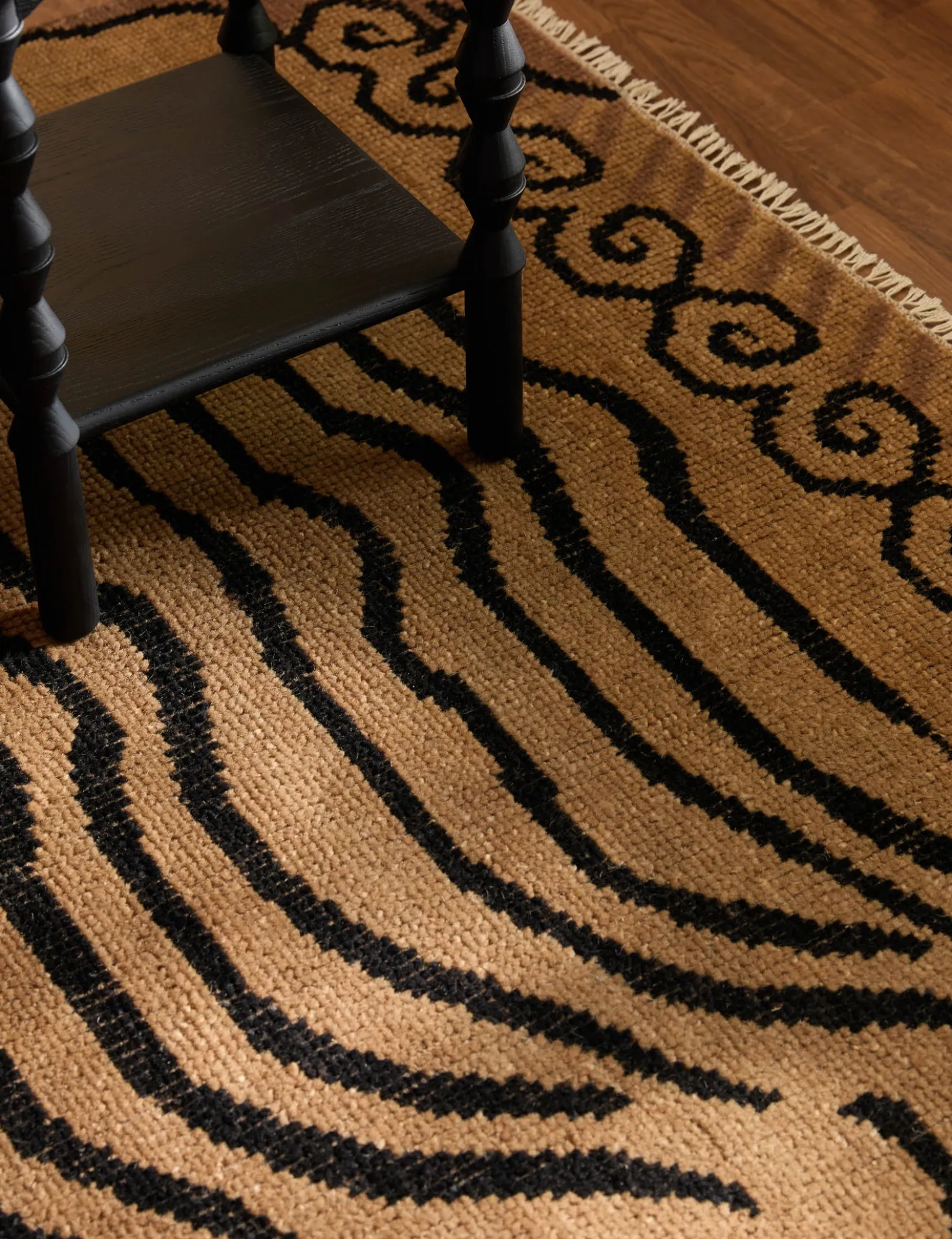 Makeda Hand-Knotted Wool Rug