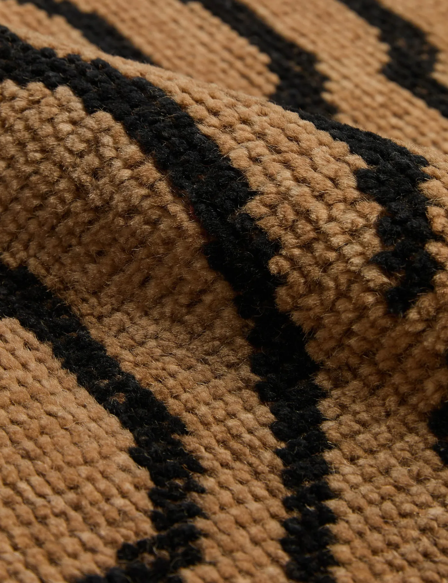 Makeda Hand-Knotted Wool Rug