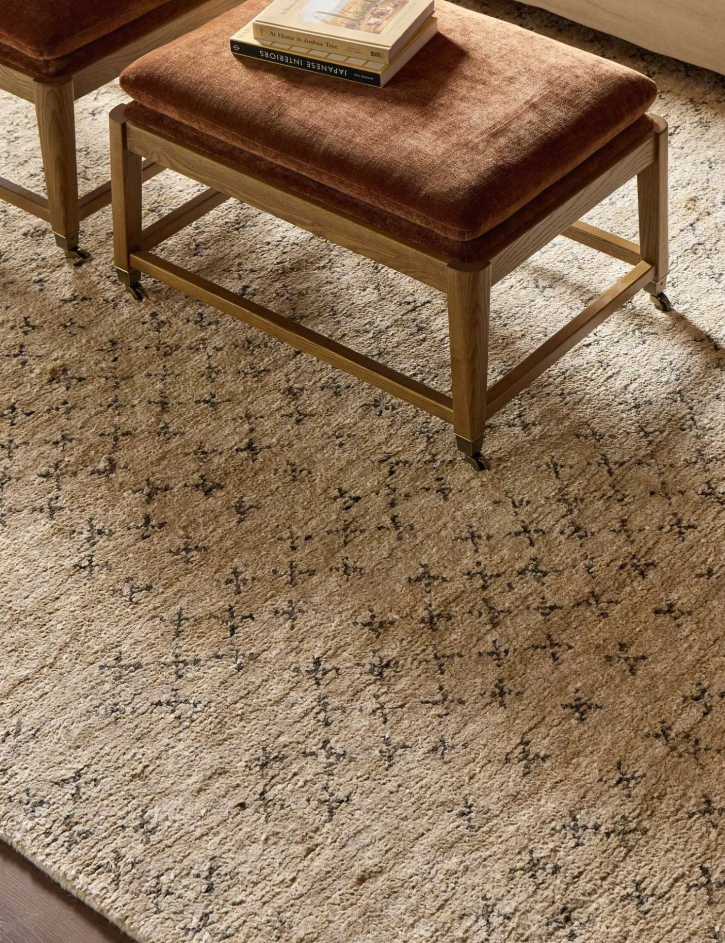 Manolya Hand-Knotted Jute Rug