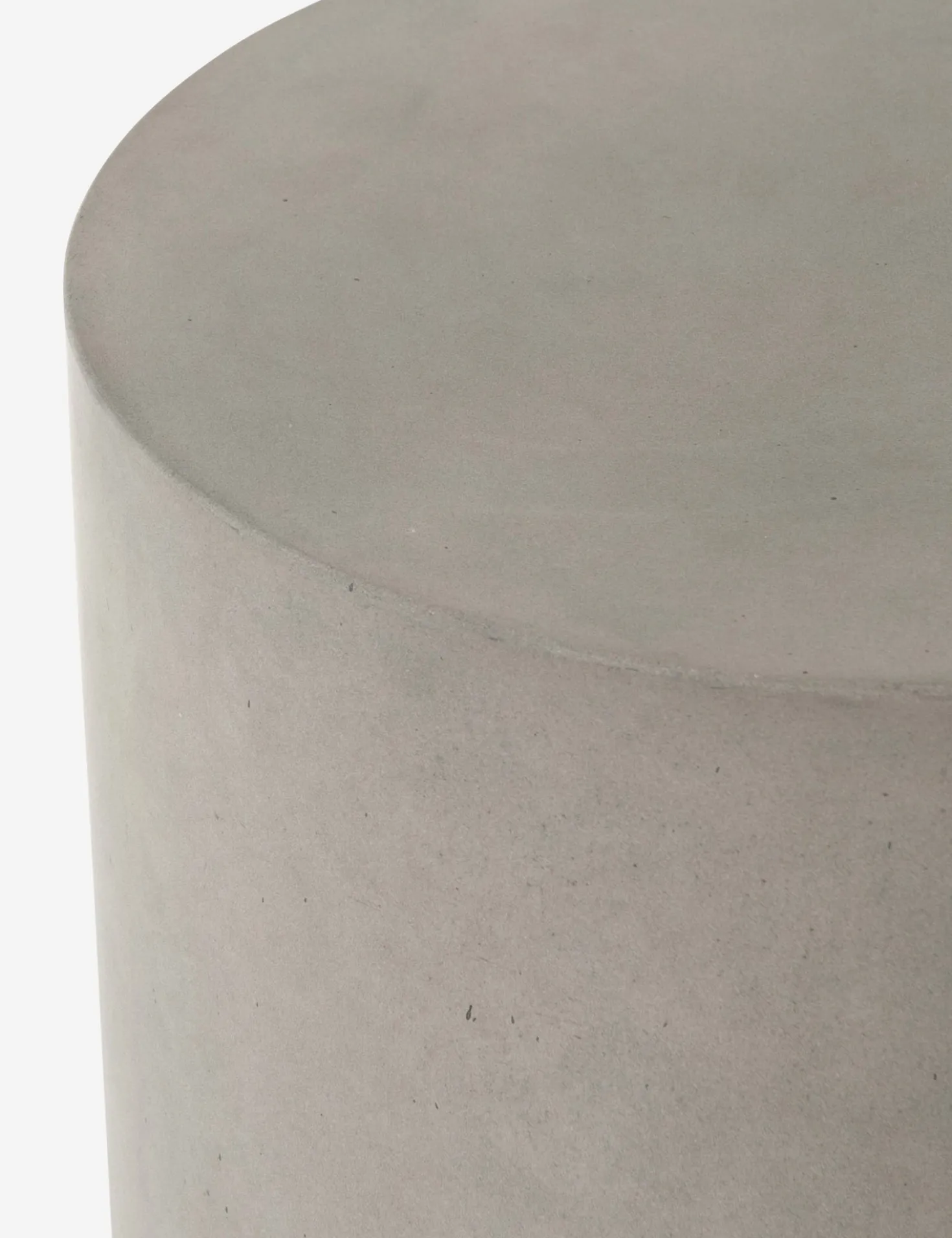 Mara Indoor / Outdoor Round Side Table