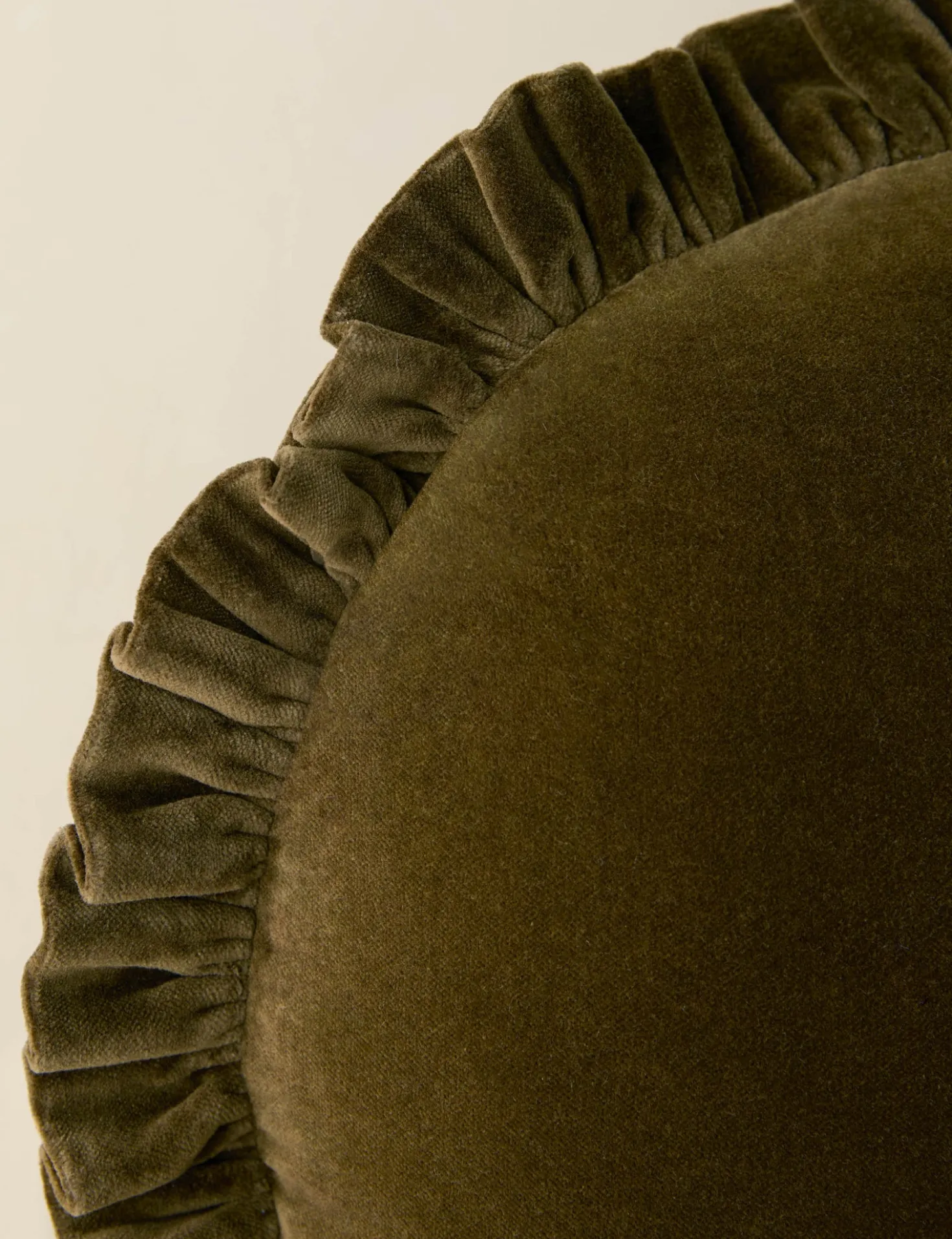 Mauree Velvet Round Pillow